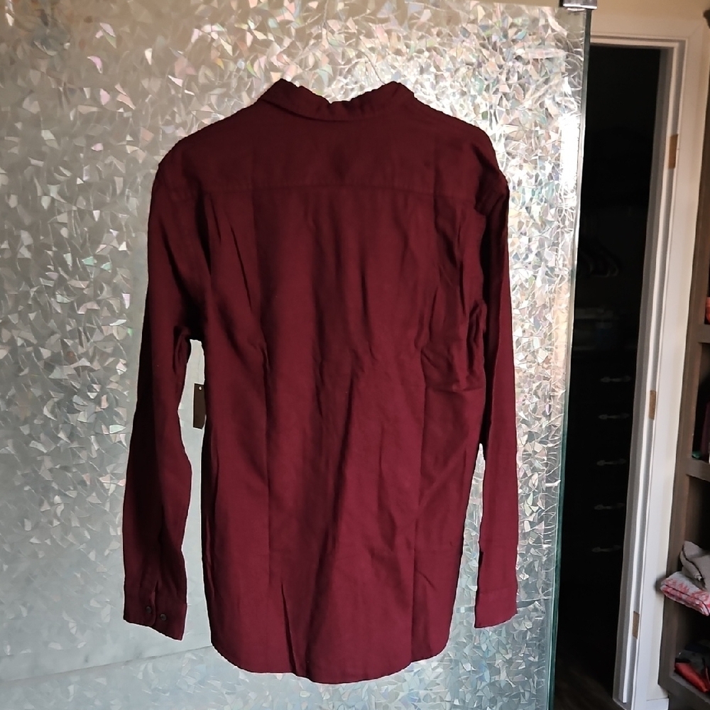Amazon Essentials Maroon Button-Up Shirt - Picture 4 of 4